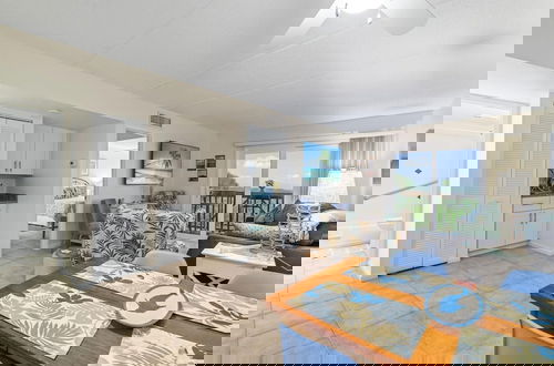 Photo 13 - Life's A Beach~oceanfront 2 Bedroom Condo by RedAwning