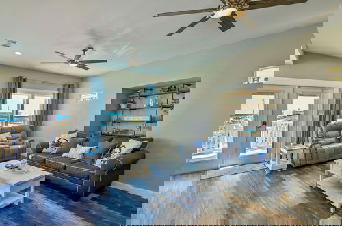 Foto 11 - A Wave From it All - 3BR Beachside Coastal Retreat
