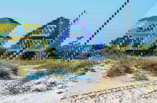 Photo 1 - A Wave From it All - 3BR Beachside Coastal Retreat