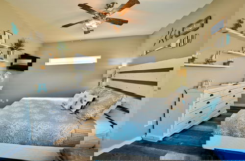 Foto 2 - A Wave From it All - 3BR Beachside Coastal Retreat