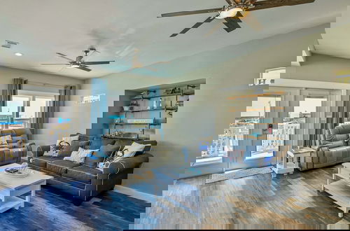 Photo 11 - A Wave From it All - 3BR Beachside Coastal Retreat