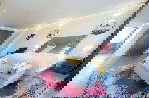Foto 1 - Discover The Underworld Five Bedroom by Belvilla