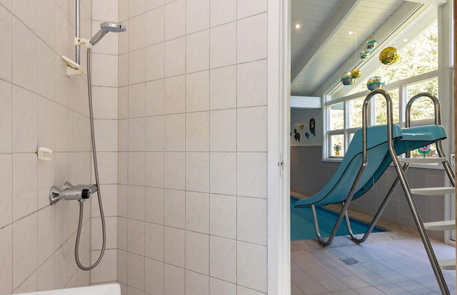 8 Person Holiday Home in Hals - Foto 13