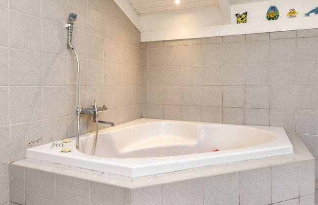 8 Person Holiday Home in Hals - Foto 14