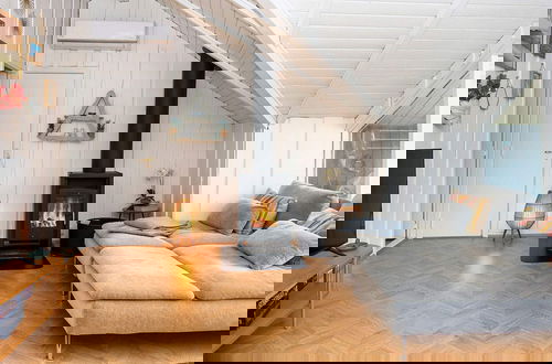 Foto 8 - 6 Person Holiday Home in Farvang