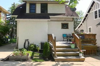 Foto 33 - Oakley Square 3br Charmer - Total Walkability 3 Bedroom Home by RedAwning