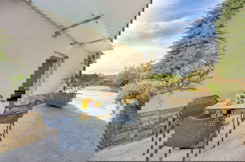 Foto 1 - Coastal Countryside Oasis Apartment Deni