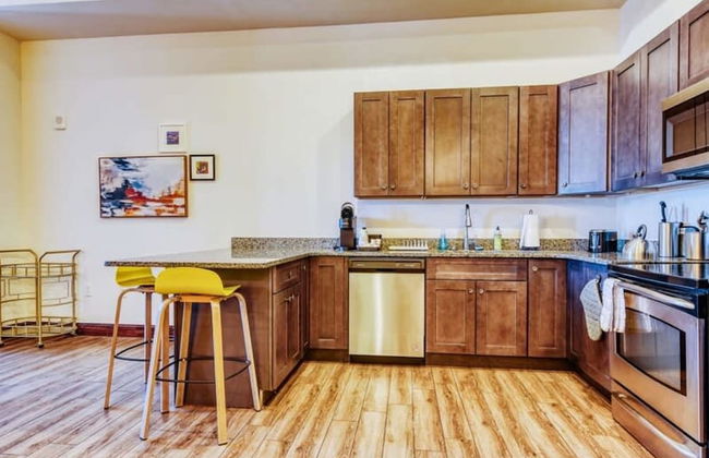 Sosuite 2BR Apt w W/d, Gym, On-site Restaurant - Foto 16