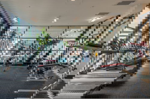 Foto 29 - Elegant 4B 2B Unit in Melbourne CBD w/ Parking!