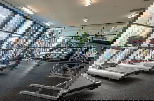 Foto 30 - Elegant 4B 2B Unit in Melbourne CBD w/ Parking!