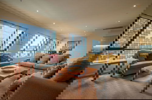 Foto 20 - Elegant 4B 2B Unit in Melbourne CBD w/ Parking!
