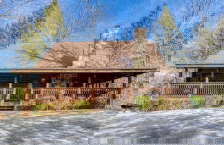 Foto 1 - Er92 - Virginia's Villa - Great Location! Close To All The Action! 5 Bedroom Cabin by RedAwning