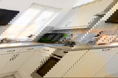 Photo 8 - Modern Stylish Seaside Family Home
