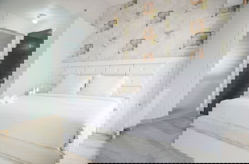 Foto 5 - Warm And Comfort Living 1Br At 8Th Ambassade Kuningan Apartment