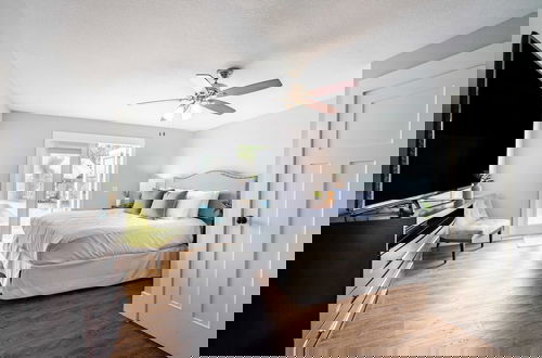 Photo 17 - Harborside by Avantstay Expansive Destin Retreat