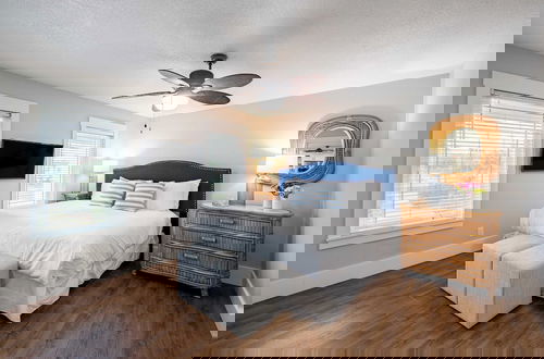 Photo 42 - Harborside by Avantstay Expansive Destin Retreat