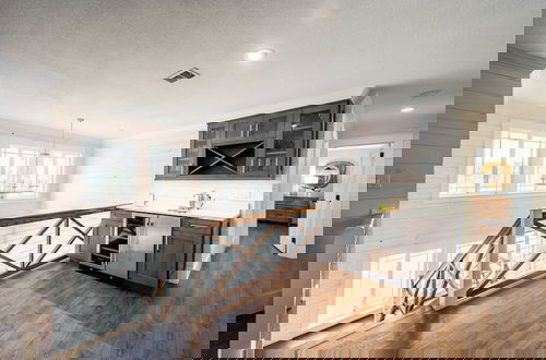 Photo 5 - Harborside by Avantstay Expansive Destin Retreat