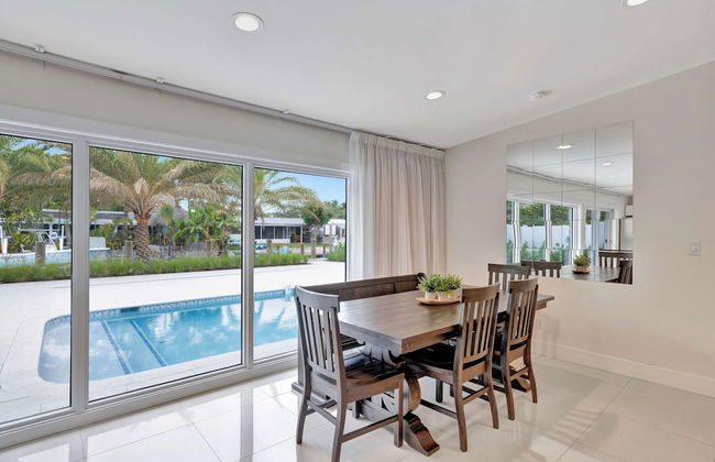 Waterfront Oasis w/ Enclosed Pool! - Foto 32