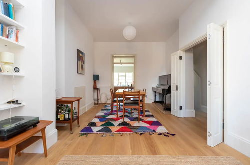 Foto 23 - Spacious and Bright 2 Bedroom Flat in Kentish Town