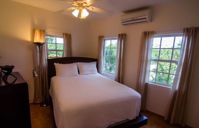 Grace Bay Beach Ocean Villas - Photo 3