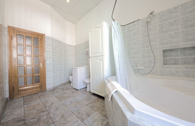 Olga Apartments on Maidan Nezalezhnosti - Photo 25