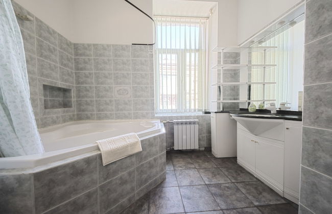 Olga Apartments on Maidan Nezalezhnosti - Photo 74