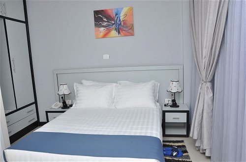 Photo 9 - Afroaddis Hotel Apartment