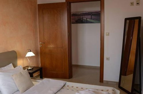 Foto 4 - Spotless Apt in the Heart of Sisi