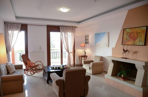 Photo 12 - Spotless Apt in the Heart of Sisi