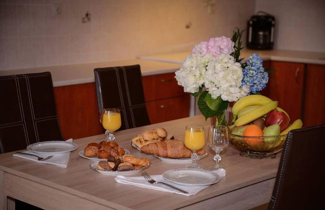 Spotless Apt in the Heart of Sisi - Foto 27