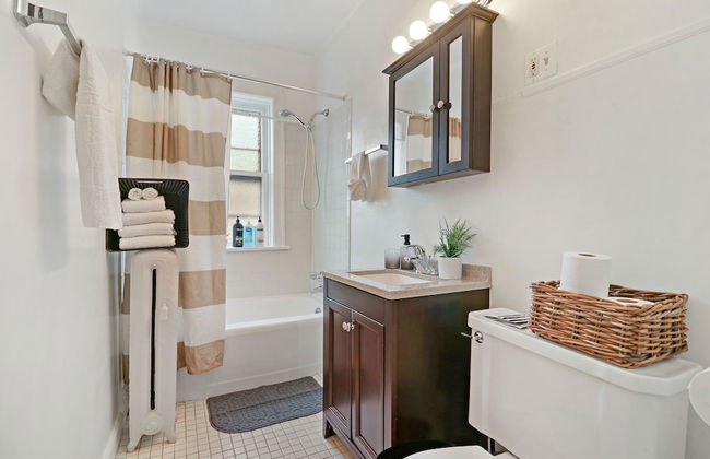 Simple and Roomy 1BR Apt in Evanston - Foto 13