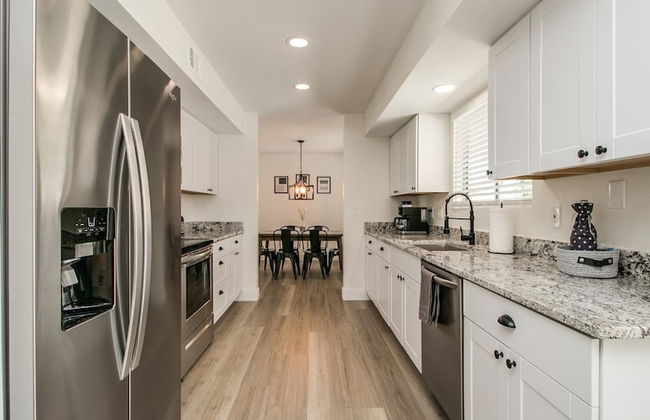 Upgraded 4-bdrm Beautiful Home W/pool! - Foto 15