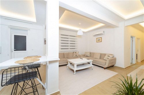 Photo 6 - Cozy Apartment Near Konyaalti Beach in Antalya