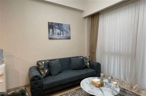 Photo 3 - Modern Deluxe 1 1 Living Apartment Near Mall of Istanbul