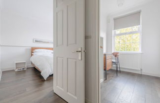 Photo 3 - Charming 1 Bedroom Apartment in the Heart of Greenwich