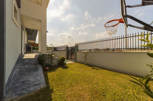 Photo 17 - Villa With Pool Garden and Terrace in Antalya