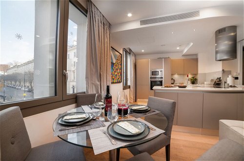 Photo 1 - Stunning Modern Apartment Close to Hyde Park by Underthedoormat