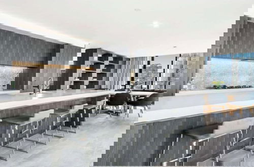 Photo 38 - Luxury Penthouse with Bay and City Views