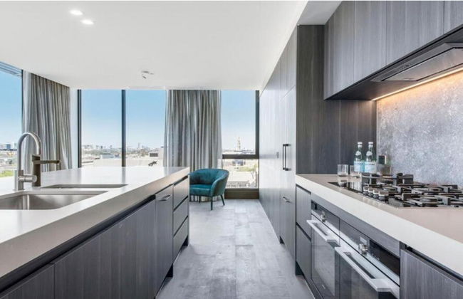 Luxury Penthouse with Bay and City Views - Foto 12