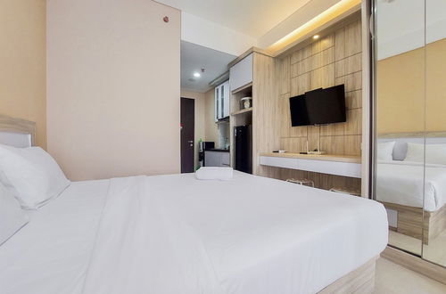 Photo 3 - Cozy Living Studio At Transpark Bintaro Apartment