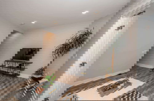 Foto 6 - The Luxe Spot 1