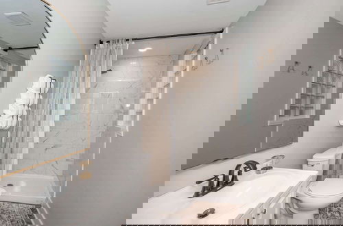 Photo 10 - The Luxe Spot 1