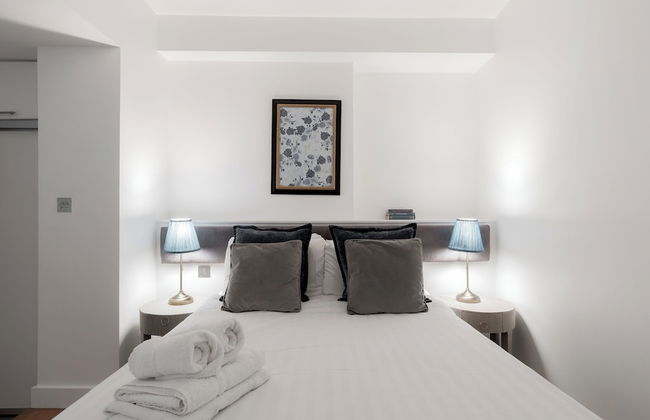 Covent Garden by Excel Apartments - Photo 14