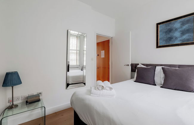 Covent Garden by Excel Apartments - Photo 9