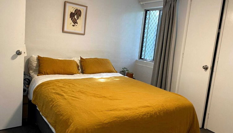 Photo 1 - Cosy 1 Bedroom Apartment in Trendy Mount Lawley