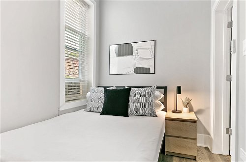 Photo 3 - Comfy & Stylish 2BR 1BA in West Town