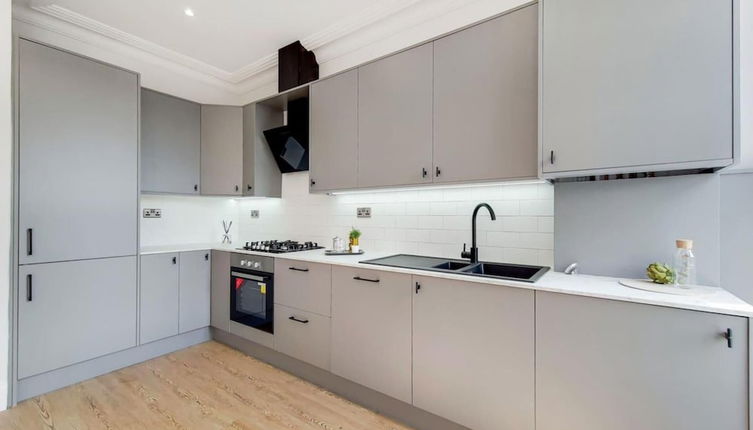 Foto 1 - Captivating 2-bed Apartment in North London