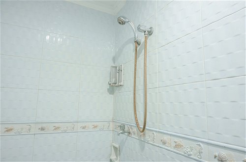 Photo 16 - Fully Furnished And Comfy 2Br Apartment At Gajah Mada Mediterania