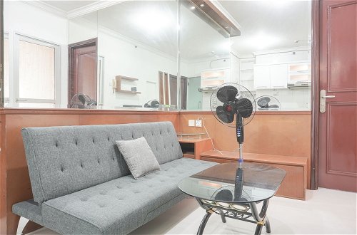 Photo 13 - Fully Furnished And Comfy 2Br Apartment At Gajah Mada Mediterania