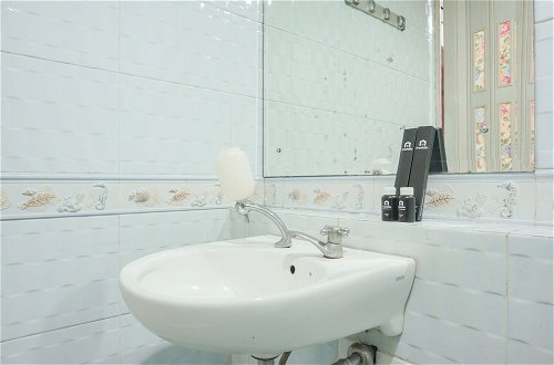 Photo 15 - Fully Furnished And Comfy 2Br Apartment At Gajah Mada Mediterania